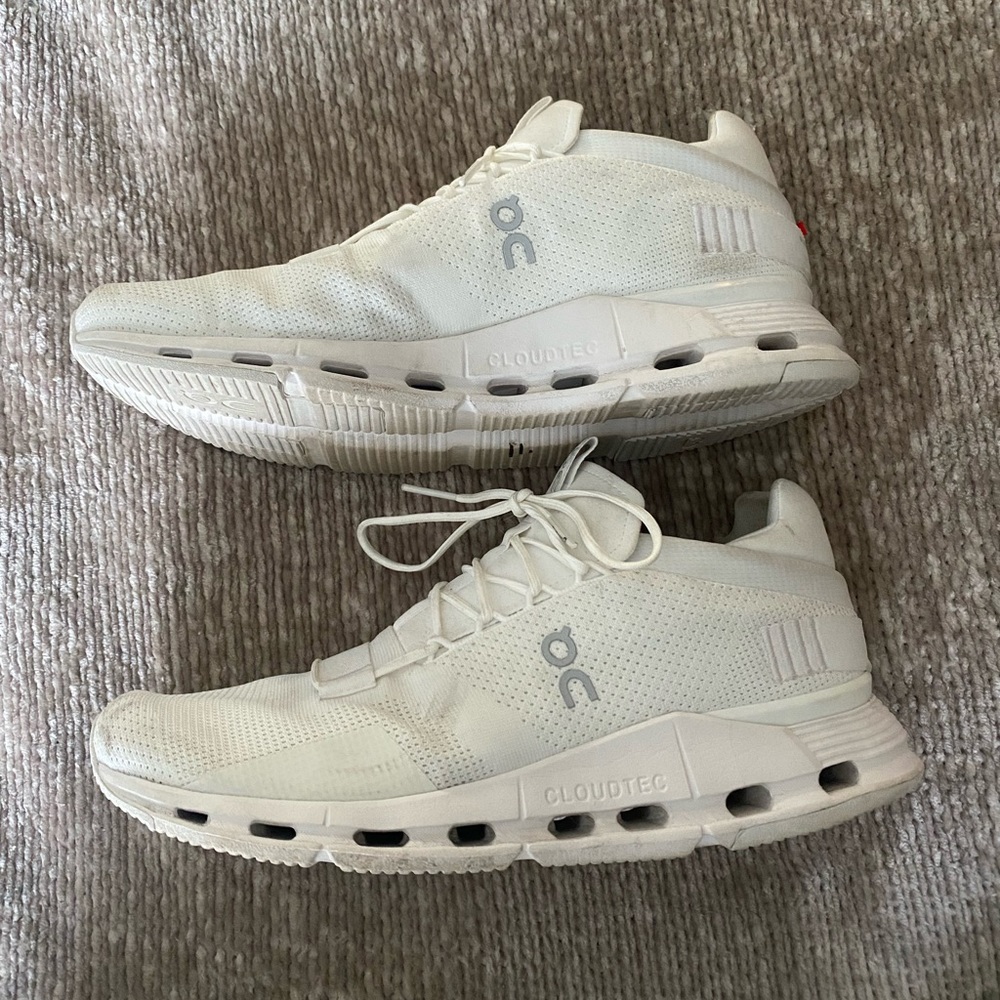 On cloud cloud novas all white
